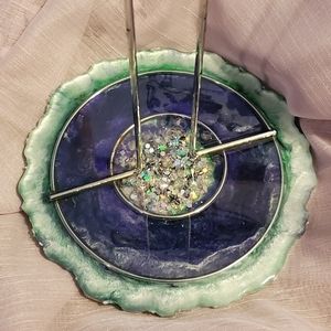 Paper Tower Holder in Resin